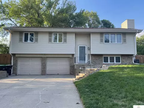 15236 Madison St, Omaha, NE 68137