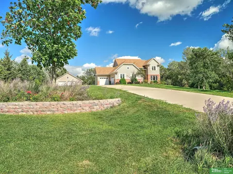 8 Daisy Trl, Wahoo, NE 68066