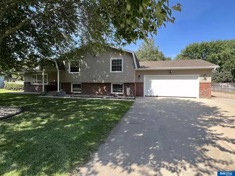 3532 Graham Ave, Grand Island, NE 68803