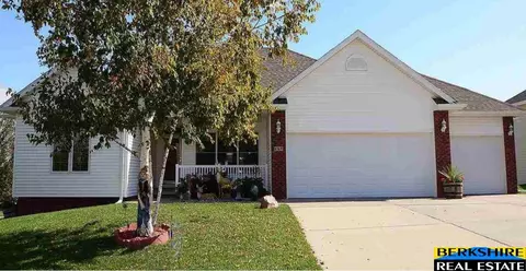 860 N Poplar Dr, Arlington, NE 68002