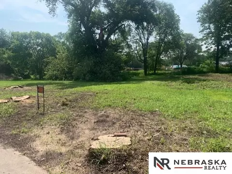2809 2811 Bristol St, Omaha, NE 68111