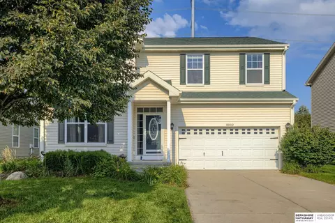 8902 S 167th St, Omaha, NE 68136