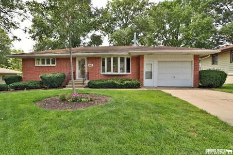 1015 Walnut St, Syracuse, NE 68446