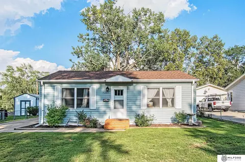7207 S 71st Ave, La Vista, NE 68128