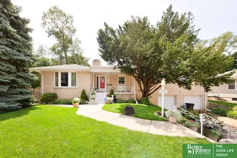 4905 Manderson St, Omaha, NE 68104