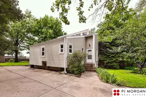 4905 K St, Omaha, NE 68117