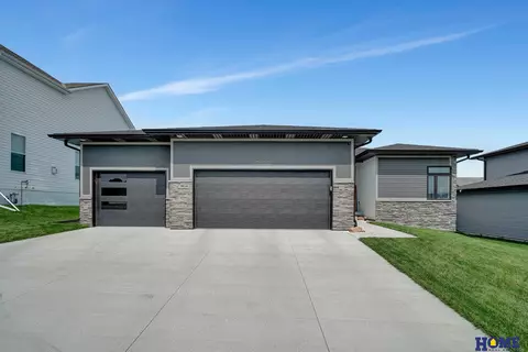 9200 Stetson Dr, Lincoln, NE 68507