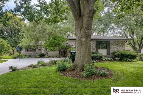 1425 Imperial Dr, Lincoln, NE 68506