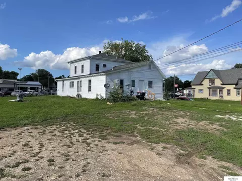 101 S 13th St, Beatrice, NE 68310 photo 3