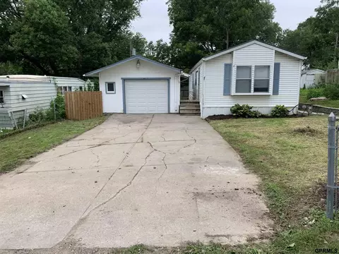 1020 N 168 Ave, Elkhorn, NE 68022