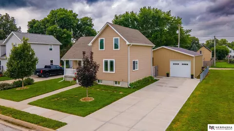207 S Front St, Waterloo, NE 68069