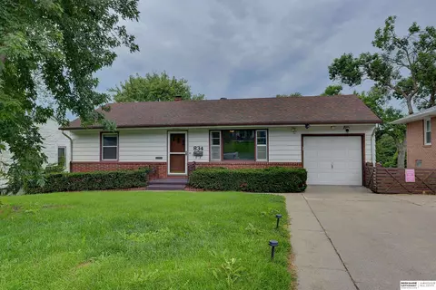 834 N 76th St, Omaha, NE 68114