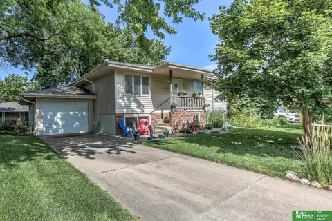 4936 S 98th Avenue Cir, Omaha, NE 68127