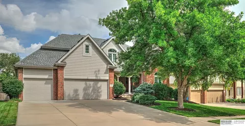 6103 S 180th Avenue Cir, Omaha, NE 68135