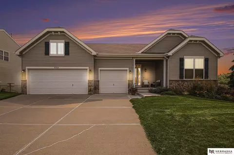 9006 N 158th St, Bennington, NE 68007