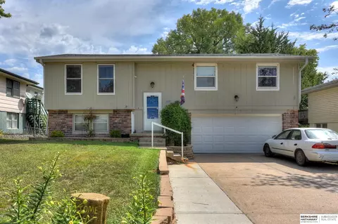 7417 Ivy Lane Dr, La Vista, NE 68128