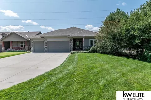 18727 Mason St, Elkhorn, NE 68022