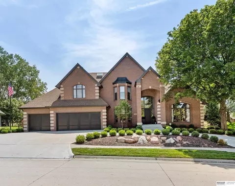 5921 S 118 Plz, Omaha, NE 68137