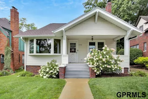 4230 William St S, Omaha, NE 68105