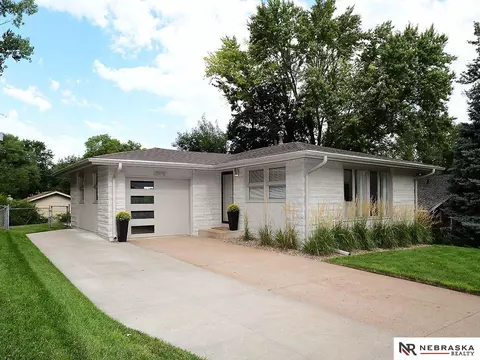 4618 N 83rd St, Omaha, NE 68134