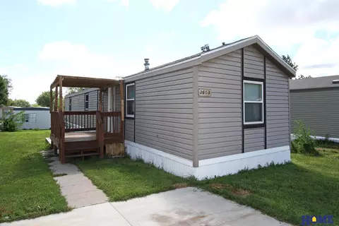 3608 NW Palm Ct, Lincoln, NE 68521