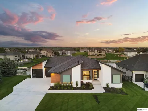 12717 N 179th St, Bennington, NE 68007