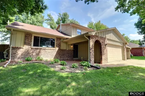 3010 Palmer Dr, Fremont, NE 68025