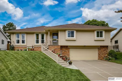 6420 S 92 St, Omaha, NE 68127