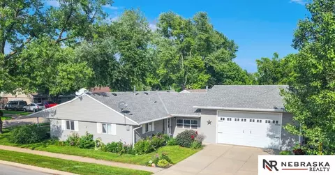 1301 Holiday Dr, Carter Lake, IA 51510