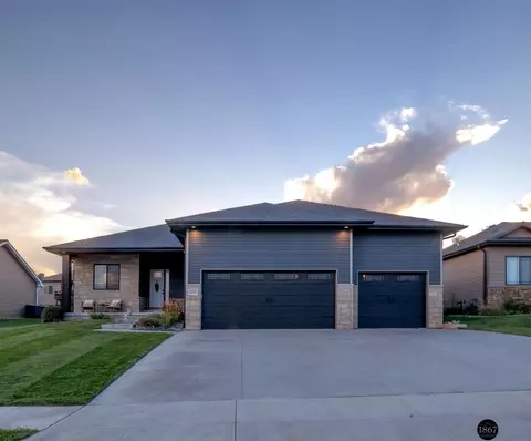 1203 Autumn Rd, Hickman, NE 68372