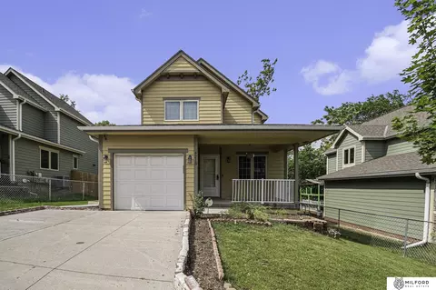 4213 Lake St, Omaha, NE 68111