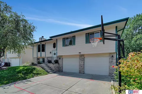 2333 SW 17th St, Lincoln, NE 68522