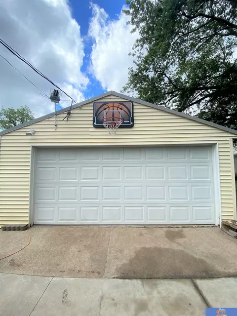 1609 Elk St, Beatrice, NE 68310 photo 3