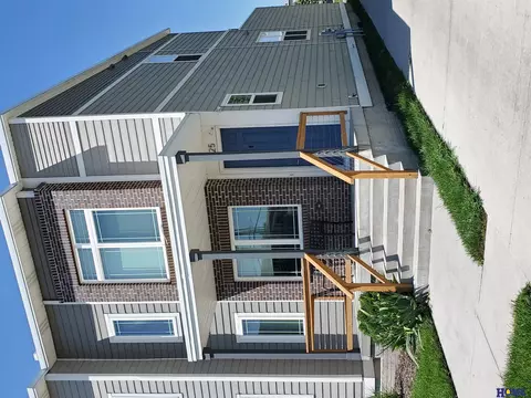 325 N 23 St, Lincoln, NE 68503