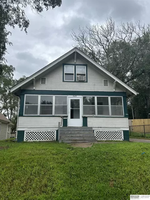 3475 Grand Ave, Omaha, NE 68111
