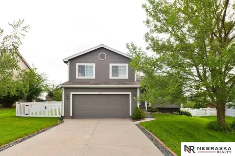 2603 Hogantown Dr, Bellevue, NE 68123