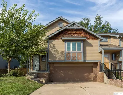 3510 Comstock Ave, Bellevue, NE 68123