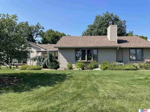 1621 E 5th St, York, NE 68467
