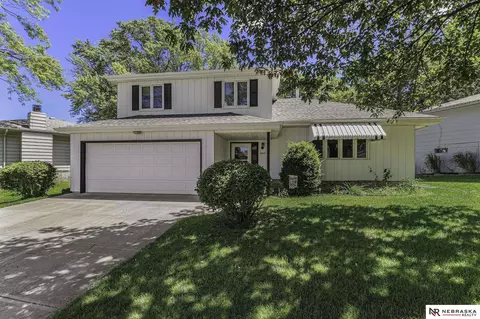 4805 S 107th St, Omaha, NE 68127