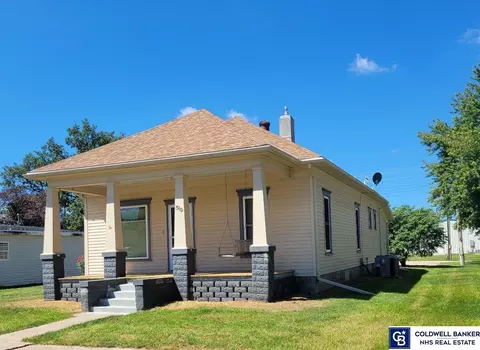 519 7th Ave, Fairmont, NE 68354
