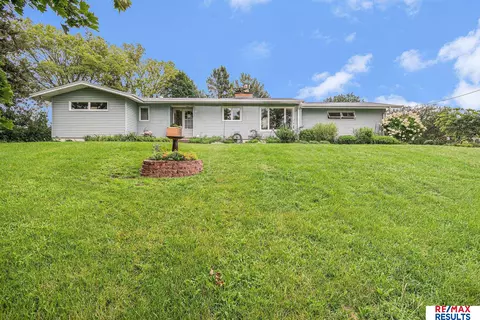 10001 N 72 St, Omaha, NE 68122