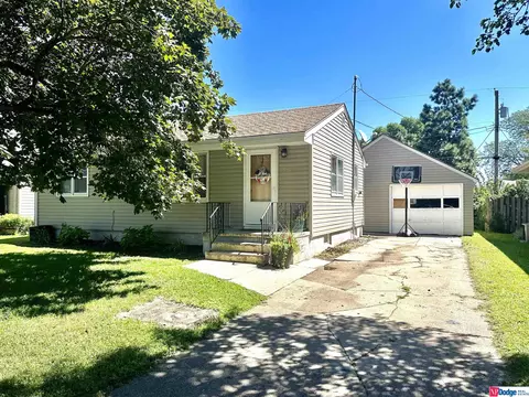 1528 N Grant St, Fremont, NE 68025