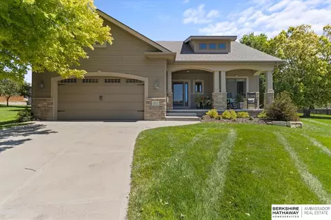 3805 S 200th Cir, Omaha, NE 68130