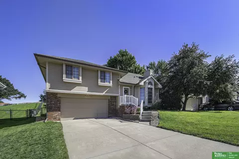15310 Spencer St, Omaha, NE 68116