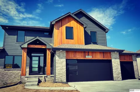 12608 S 78 Ave, Papillion, NE 68046