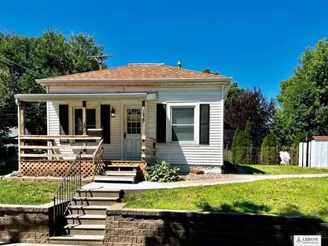 1327 S 9 St, Lincoln, NE 68502