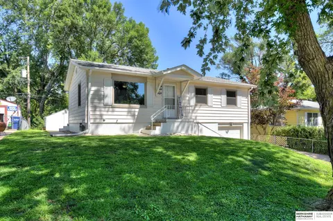 1206 W 16 Ave, Bellevue, NE 68005