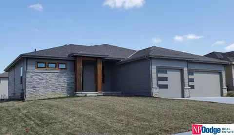 11460 Mercury St, Papillion, NE 68046