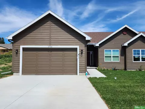2732 Viking Cir, Blair, NE 68008