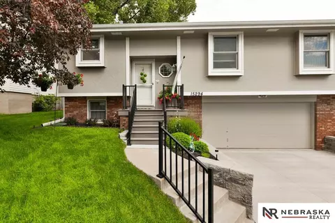 15294 U St, Omaha, NE 68137